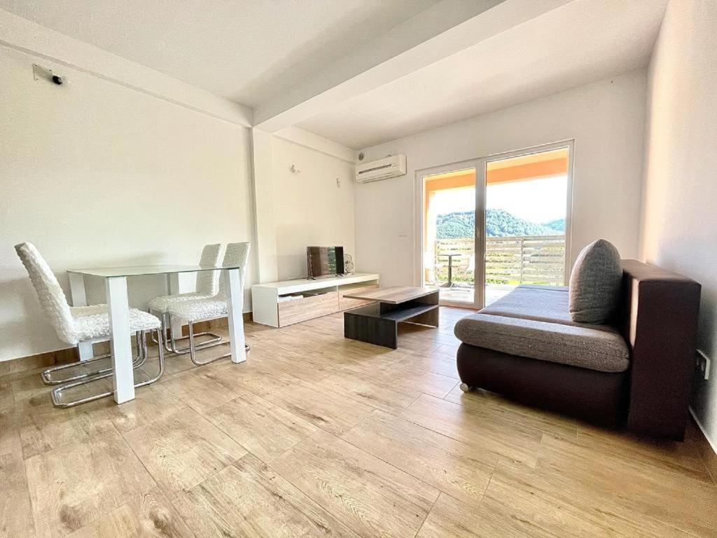Apartments Chilla *** Lopar Bagian luar foto