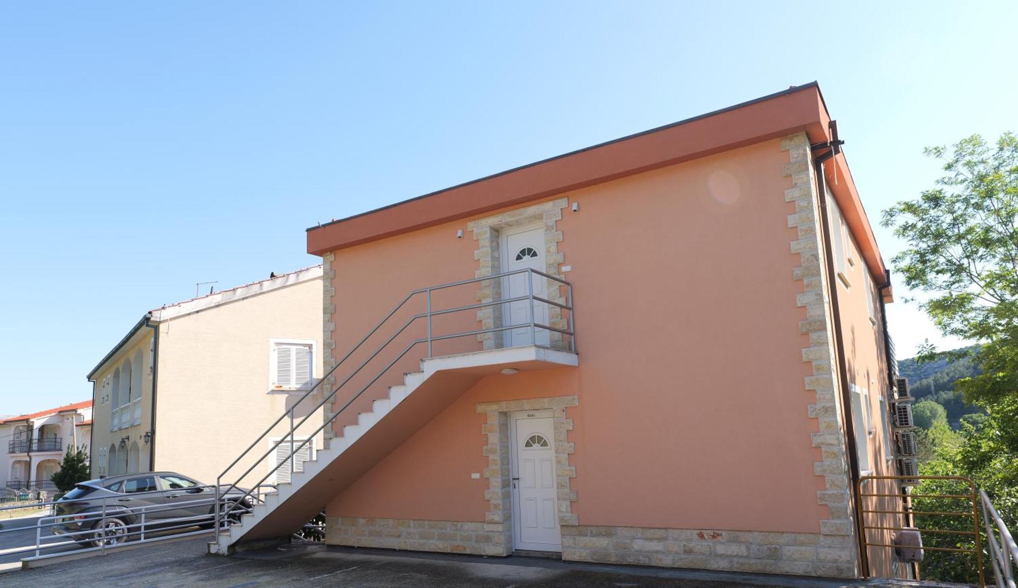 Apartments Chilla *** Lopar Bagian luar foto