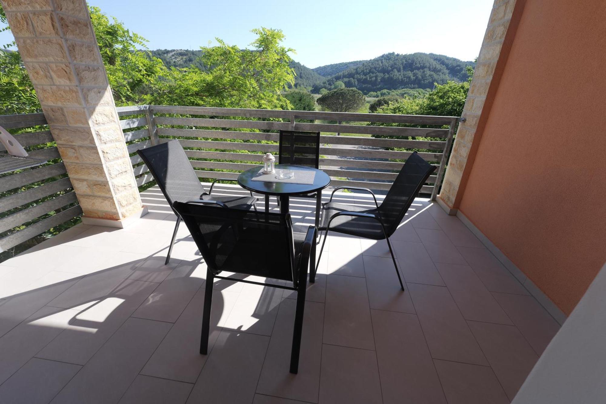 Apartments Chilla *** Lopar Bagian luar foto